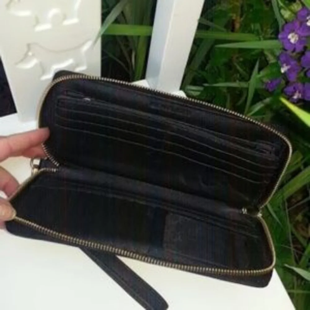 Michael Kors Jet Set Travel Large CONTINENTAL Black Leather wallet wristlet